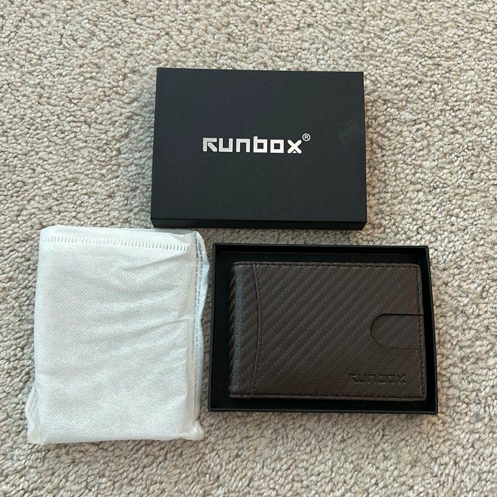Runbox brown wallet. Box included. NWT!